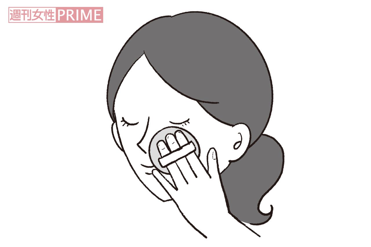 スッキリテク3　朝のルースパウダーや、日中のクッションファンデなど、パフを使うときは、しっかり押さえて圧着する。　イラスト／スヤマミヅホ