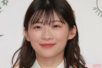 伊藤沙莉「NHKの食堂でランチ」「中学ではボス的存在」ヒロイン務める朝ドラ『虎に翼』が絶好調！“爆モテ…