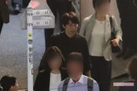 『東京独身男子』打ち上げで斎藤工がアガる！ 深夜に熱唱した“米津ソング”