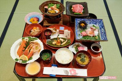 季節感に溢れた、加賀屋での夕食　撮影／山田智絵