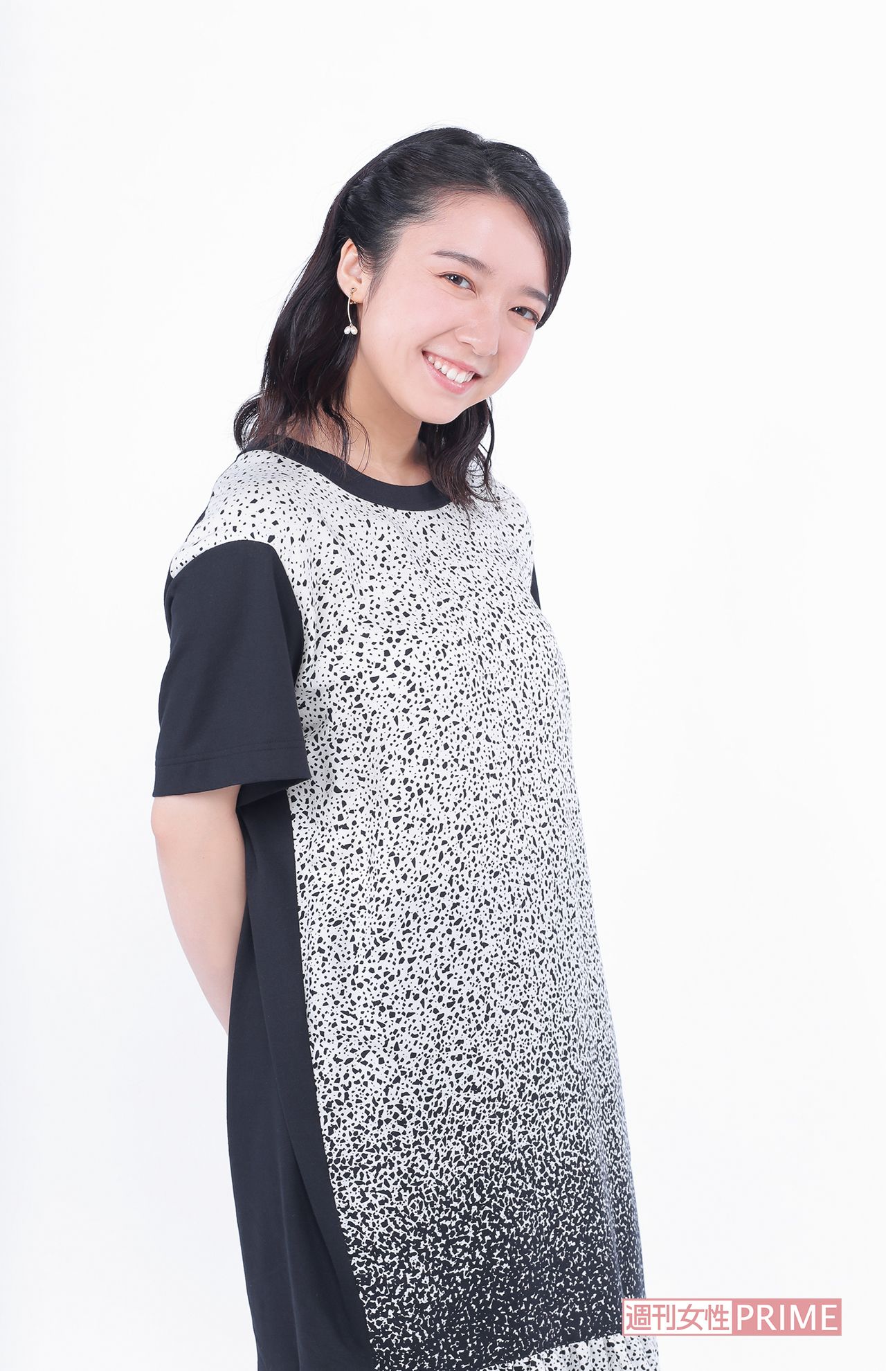 上白石萌音　ヘアメイク／山田佳苗 スタイリスト／嶋岡隆、北村梓