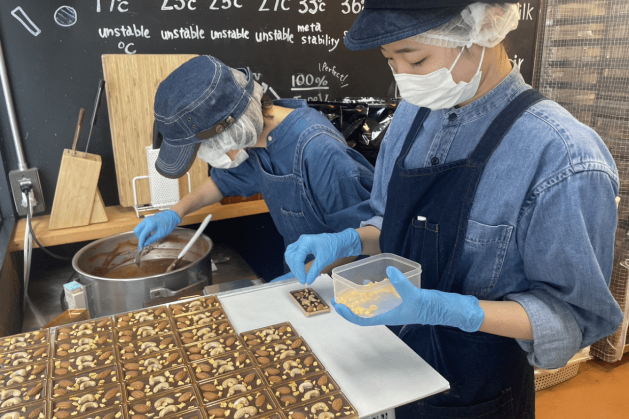 北海道から九州、四国まで。ショップとラボは全国に展開