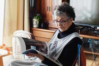 SNSで話題「87歳のユーチュー婆」築55年の団地でお金をかけない“幸せなひとり暮らし”