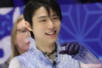 羽生結弦、NHK杯で優勝！ ショート直前に見せた“リラックス・スマイル”