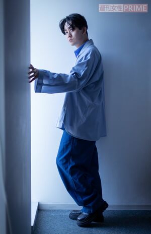 牧島 輝　撮影／齋藤周造　ヘアメイク／石川ユウキ(ThreePEACE)　スタイリスト／中村剛(ハレテル)