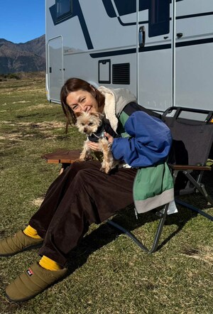 自然の中でゆったり過ごす時間を楽しんでいる。心の癒しでもある愛犬と共に