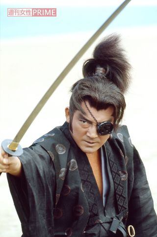 '91年放送のドラマ『柳生武芸帳』の鳥取砂丘でのロケで　撮影／『週刊女性』写真班