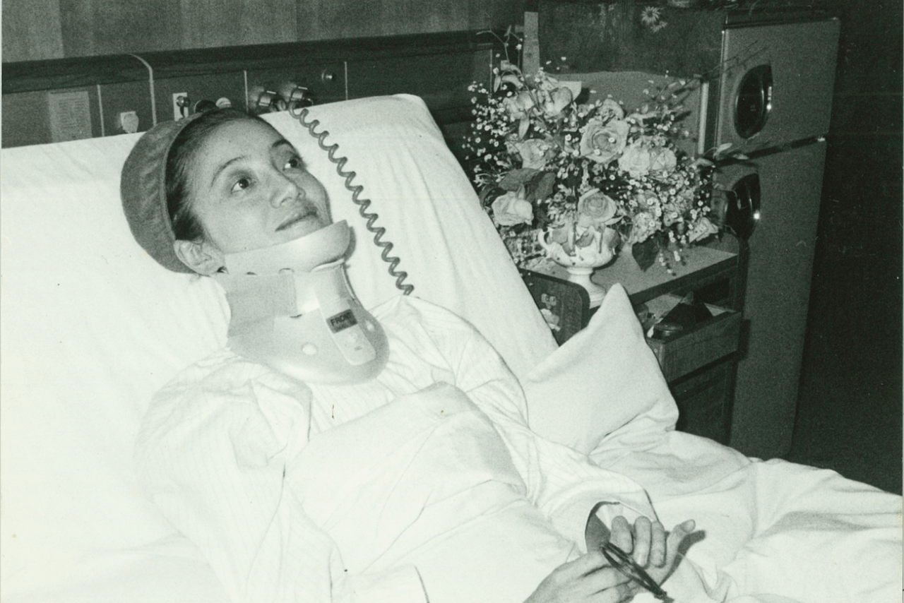 一刻も早い撮影の続行を目指す松島の姿が痛々しい