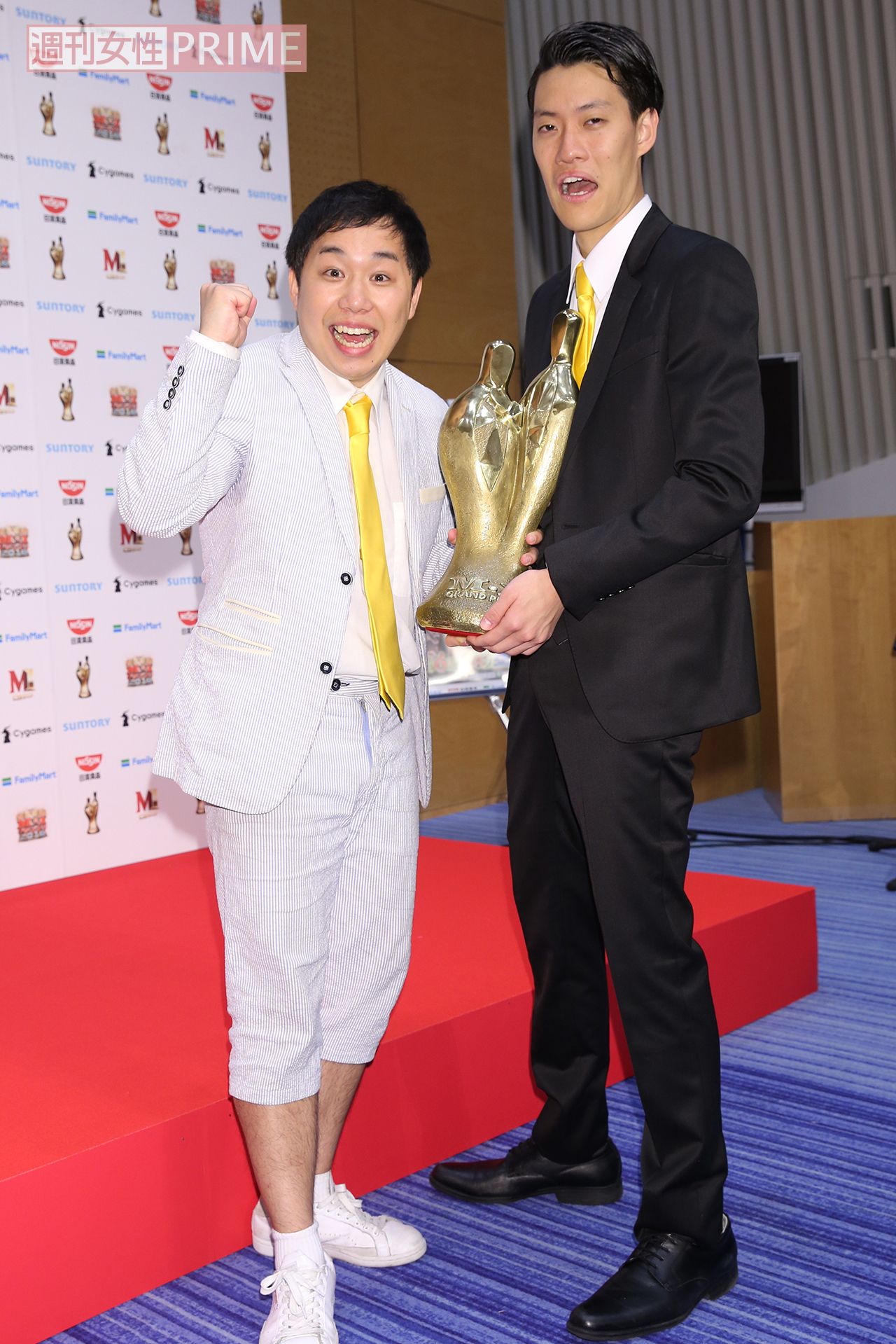 優勝会見直後の霜降り明星　撮影／吉岡竜紀