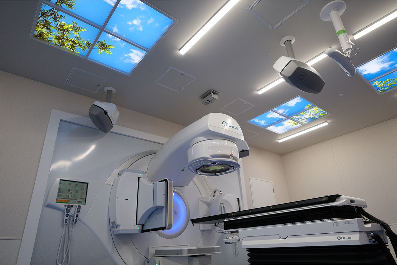 エレクタユニティは、高精度のMRIを搭載し、がんを直接見ながら放射線照射が可能。