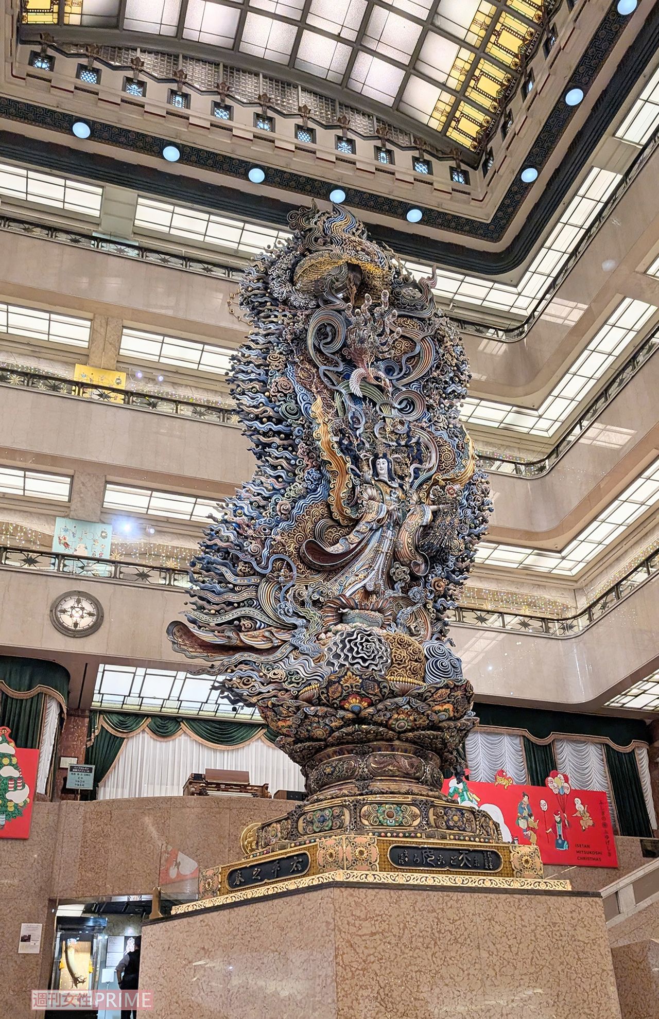 ドラマ『VIVANT』ロケ地に使われた日本橋三越本店の天女（まごころ）像　撮影／編集部