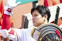 大谷翔平フィーバー止まらず！神輿を担いだ神社がパワースポット化、地元・奥州市には黄金に輝く“右手像”…