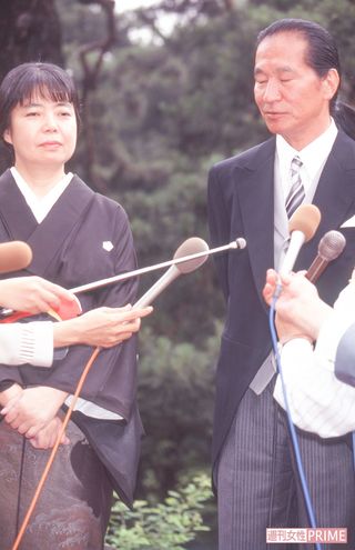 結婚式には義理の父・内田裕也さんと義母・樹木希林さんも出席。晩年は一緒に暮らした樹木さんと、表現について語り合うこともあった