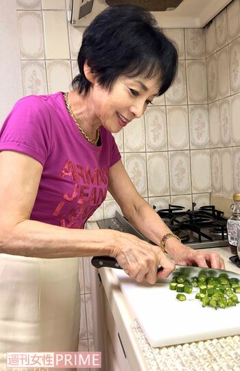 料理をするときは素材の味を生かすよう薄味が多いそう。「でも結構食べるし、飲みますよ（笑）」