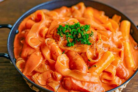 タンミョン入りロゼトッポギ