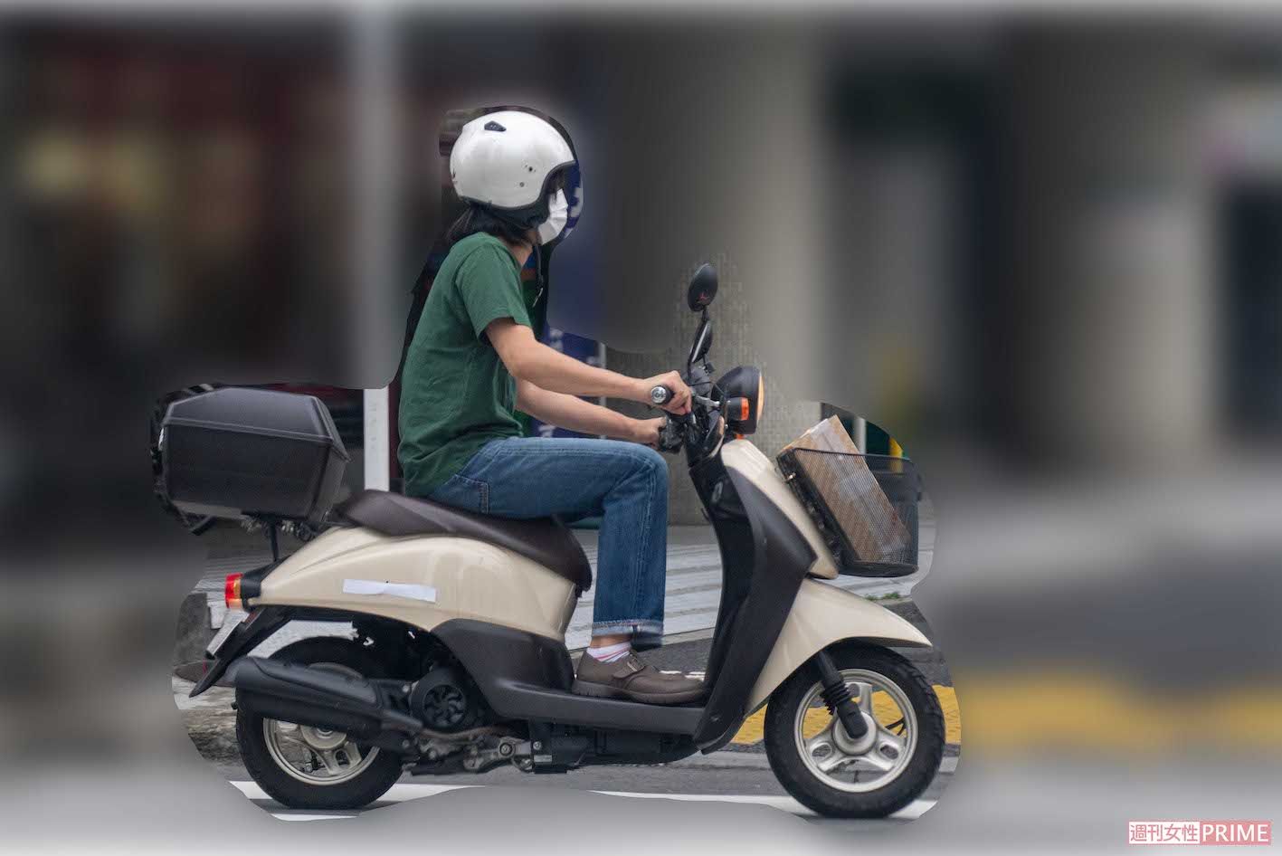 フワちゃんの原付バイクに“内緒で”乗っていたAマッソ加納の夫・山下秀樹（2021年9月）