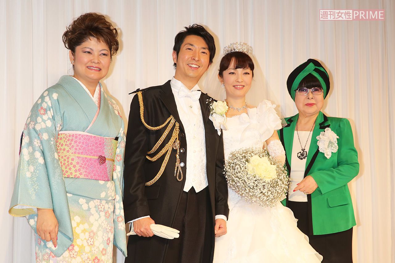 2013年11月に挙式、披露宴をあげた有村と丸岡。多数の著名人が出席した