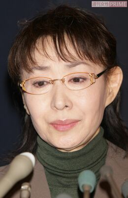 三田佳子