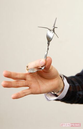 フォークをグニャリと曲げる、メンタリストのDaiGo