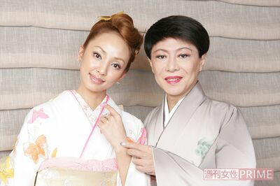 一緒に買い物に行くと、美川さんは似合うかどうかはっきり助言する神田の意見をよく聞くそうだ（撮影／坂本利幸）