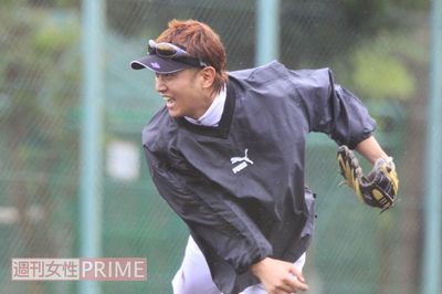 中居正広も参加! “コラボの”きっかけか「ジャニーズvsミスチル」草野球大会