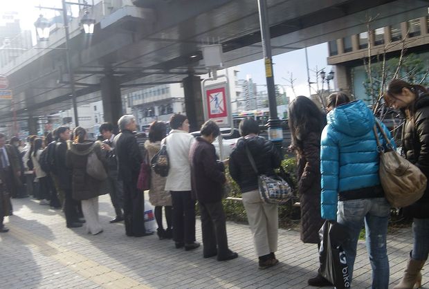 東日本大震災で帰宅困難者が街中に溢れた光景がよみがえるおそれも