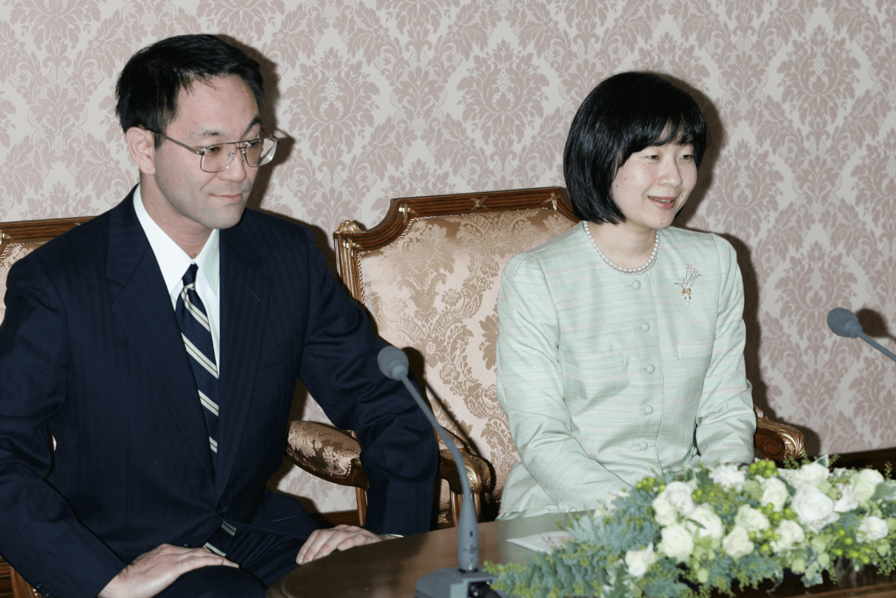 黒田慶樹さんと清子さん（当時、紀宮さま）の婚約会見（2004年12月）