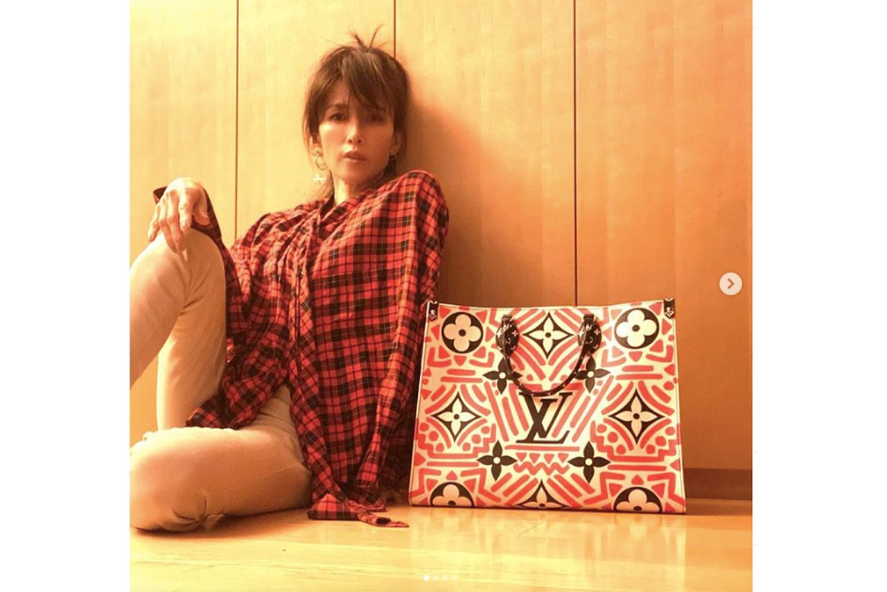 『限定 オンザゴー GM モノグラムジャイアント キャンバス×クレームルージュ』推定価格約40万円（画像は公式インスタグラムより）