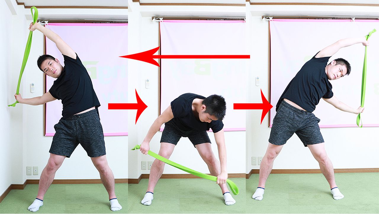 ウエストシェイプ【1】つま先重心で、タオルやひもをピンと張ったまま両腕を上げ、ひざは曲げないように上半身を横に倒す。【2】→【3】そのまま下半身を動かさず、上半身を大きく円を描くように回す。体幹や左右のわき腹をしっかりストレッチして、腰まわりの引き締めに。