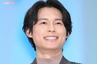 《『ちいかわ』無双のなか好発進》映画『白鳥とコウモリ』主演の松村北斗が見せる“目黒蓮とは異なる凄み”と映画界での高い評価