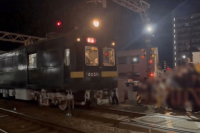 大阪府『阪急十三駅』に“撮り鉄”たちが大集結「カメラ界隈の肩身を狭くする」過度なマナー違反に阪急電鉄…