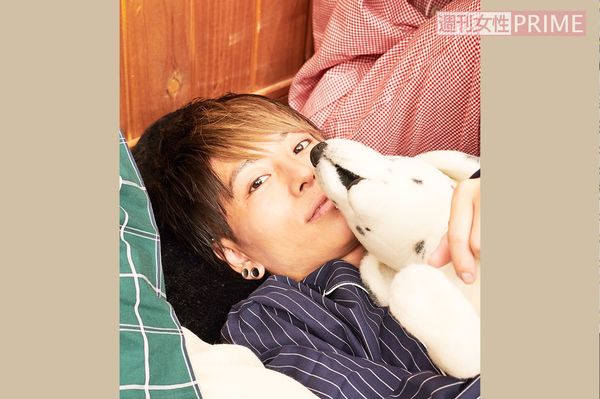 “だんだんこうなって寝そべった”大輝氏。　撮影／山田智絵