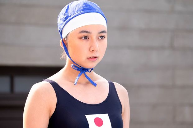 前畑秀子（上白石萌歌）　(c)NHK