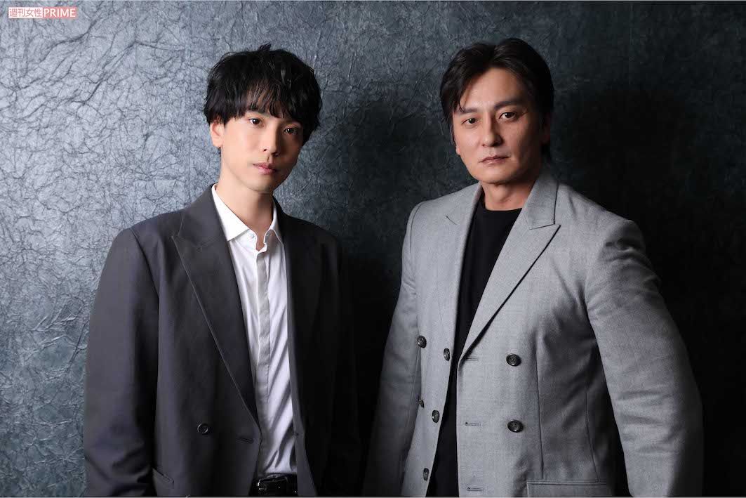 黒羽麻璃央（左）と本宮泰風　撮影/北村史成