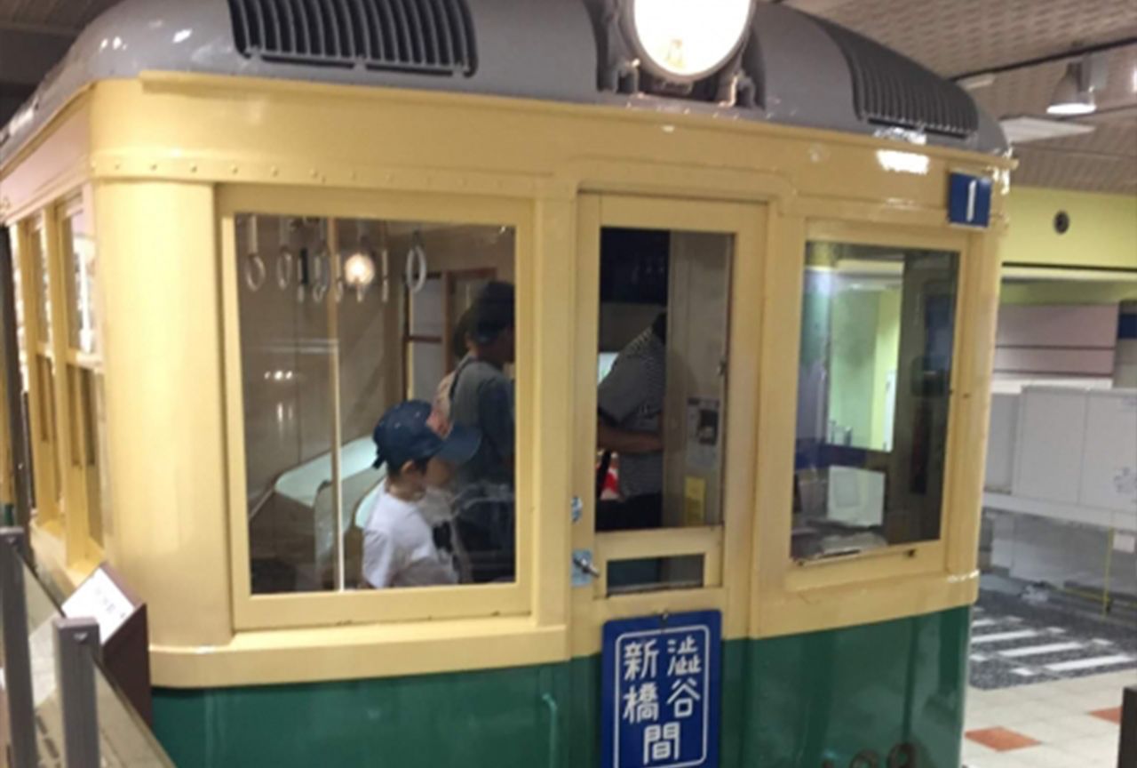 東京高速鉄道129号車。東京の地下鉄博物館で見ることができる