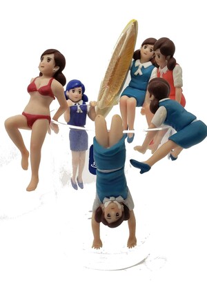 大ブームになった「コップのフチ子」シリーズ。コップだけではなく、パソコンのモニターにぶら下げる人も