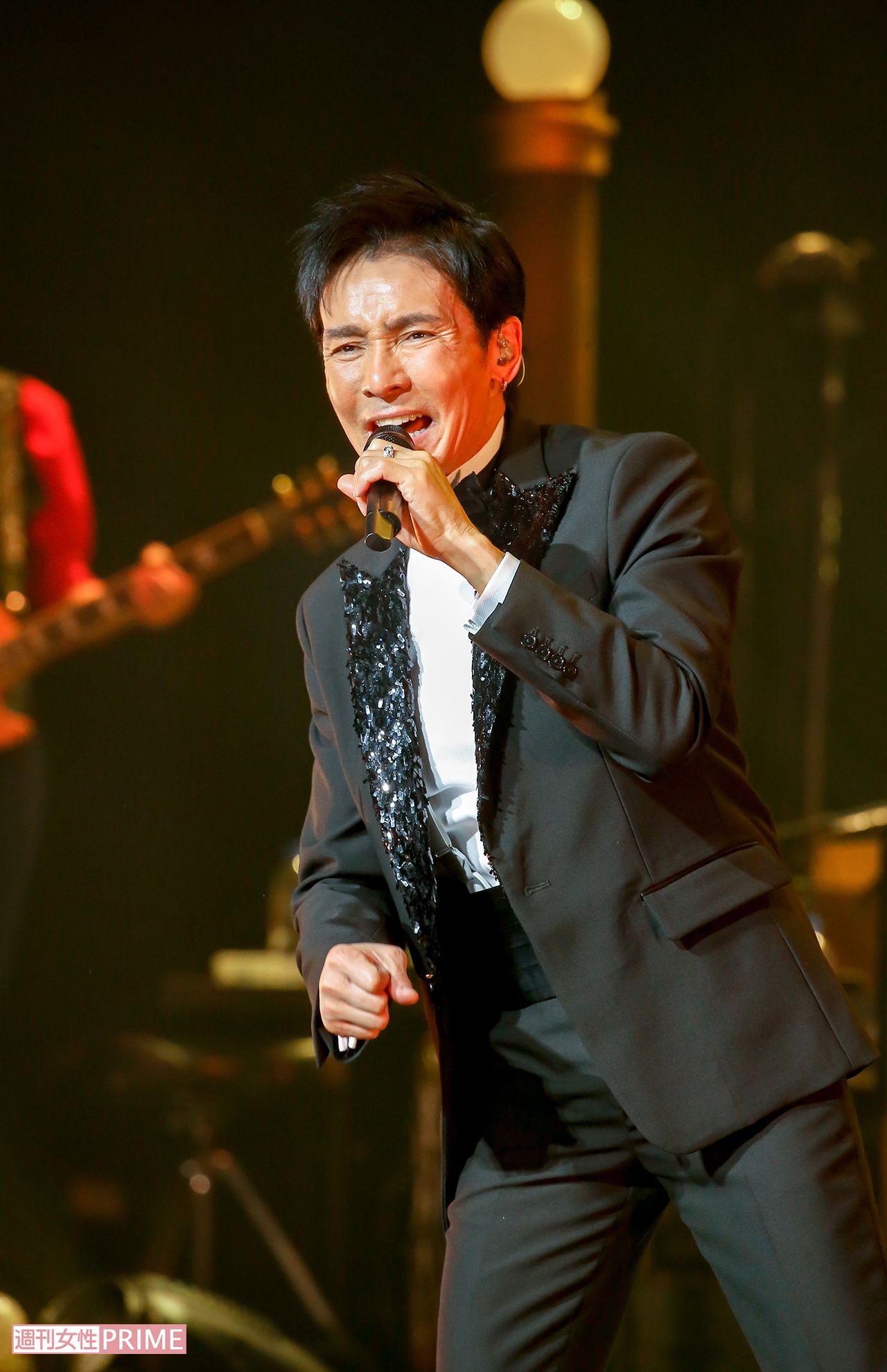 チケット代は4万7000円の郷ひろみ