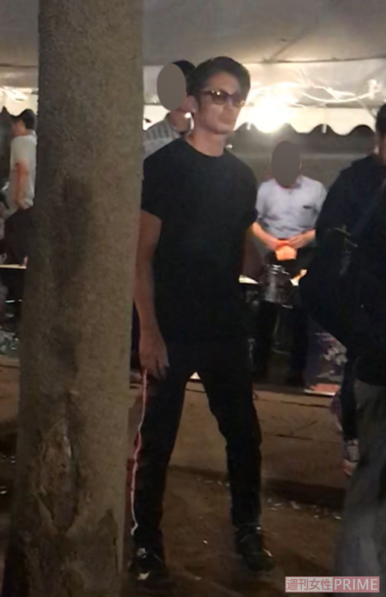 スポーティーな黒コーデで祭りに参加していた玉木宏