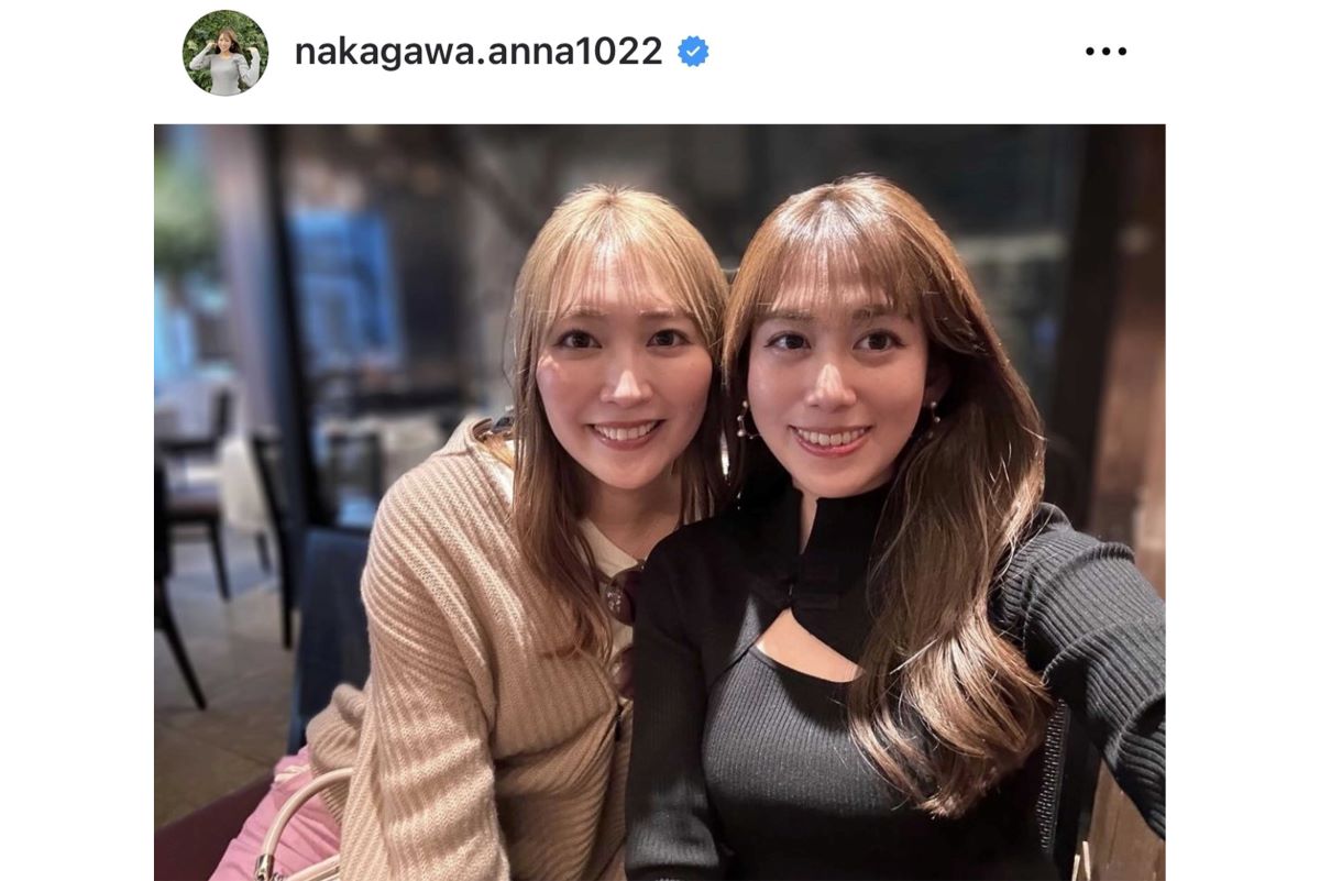 ぴったりニットでも肌見せは欠かさない（中川安奈アナウンサーの公式インスタグラムより）