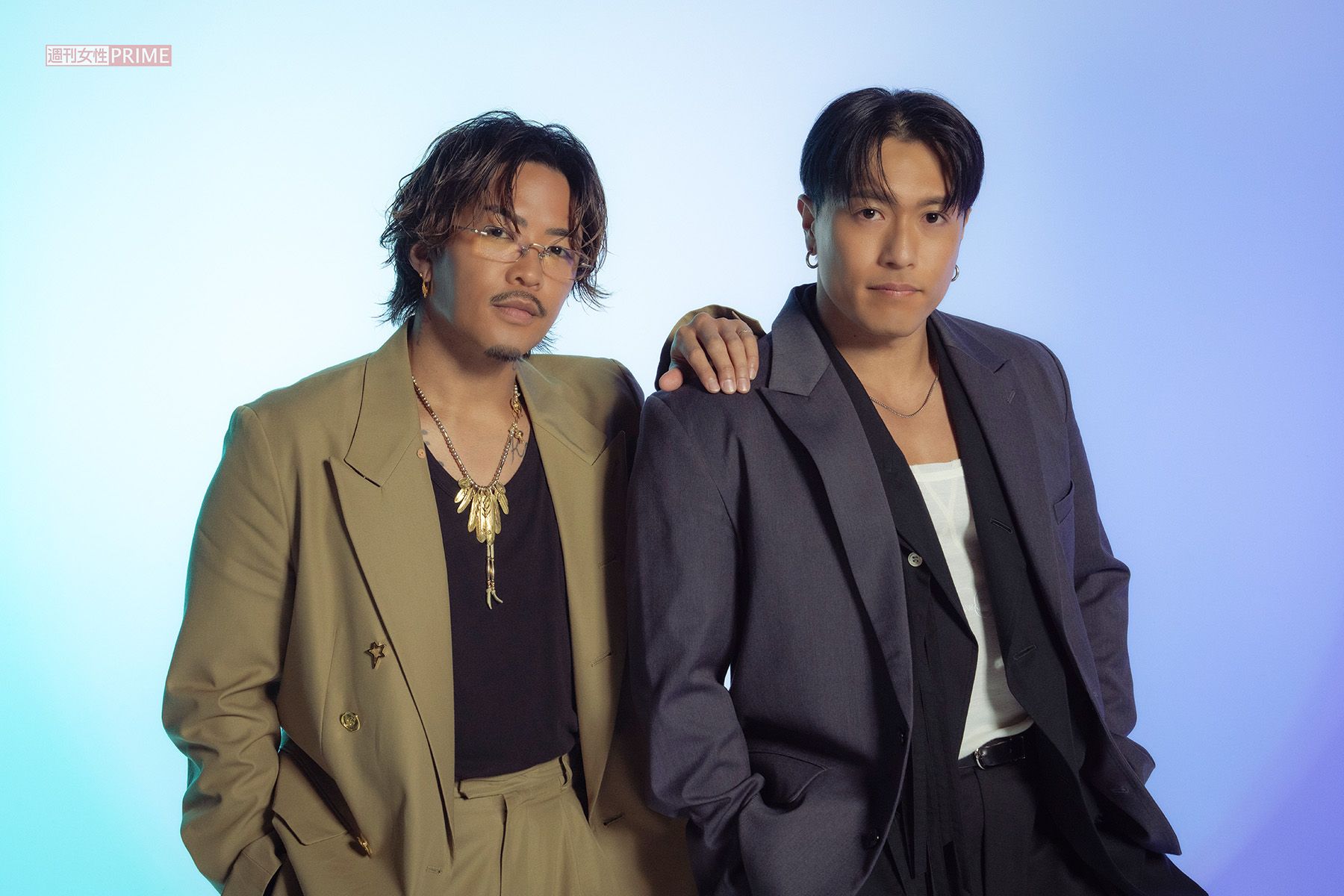 写真左から数原龍友、中務裕太（GENERATIONS）　撮影／伊藤和幸　ヘアメイク／寺本剛　スタイリスト／吉田ケイスケ