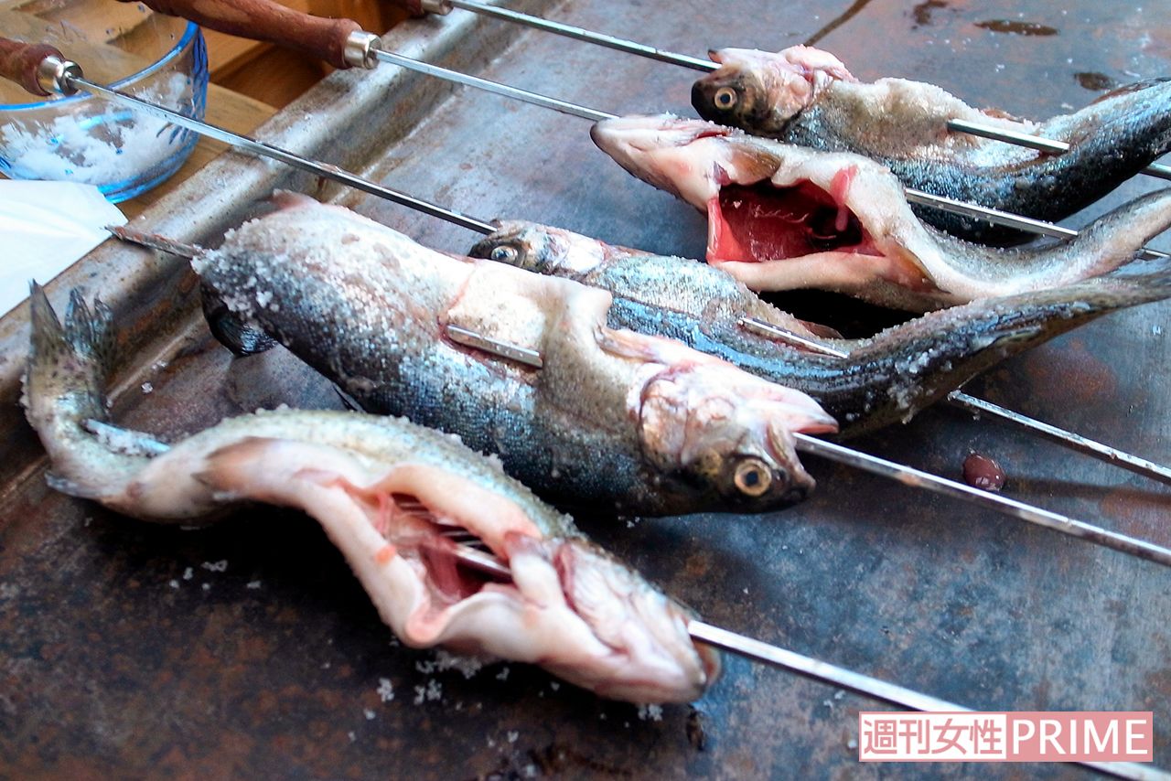 卵や釣った魚、完全無農薬でとれる野菜など食料は自給自足　撮影／伊藤和幸