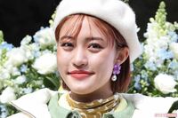 王林、素肌見せの“胸下&太もも透け”ドレス姿で高校生を圧倒「目指すところは叶姉妹」絶賛集まり加速する…
