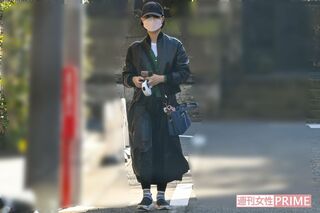 坂本昌行の愛犬を散歩させる朝海ひかる