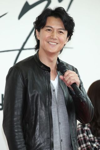 福山雅治、自宅では鼻歌も歌わないほど吹石一恵に気を遣う