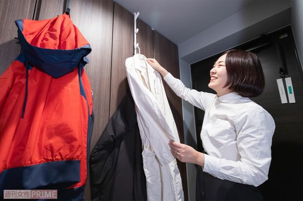よく着る“1軍”の上着類は、家から帰ったら即ここへかけると、次に出かけるときもラクちん（撮影／齋藤周造）　※画像をクリックするとAmazonの商品ページにジャンプします。
