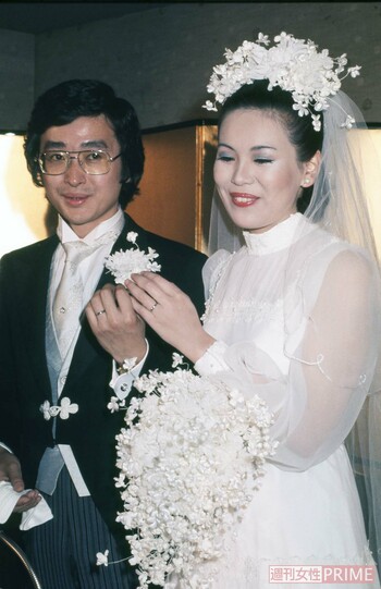 1977年5月に現在の夫、上沼真平氏と挙式した上沼恵美子