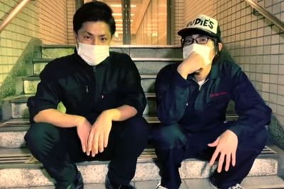 左からヒロさんとトモさん。そしてカメラマンのTさんの3人で現場に赴く（ユーチューブチャンネル『オウマガトキFILM』提供）