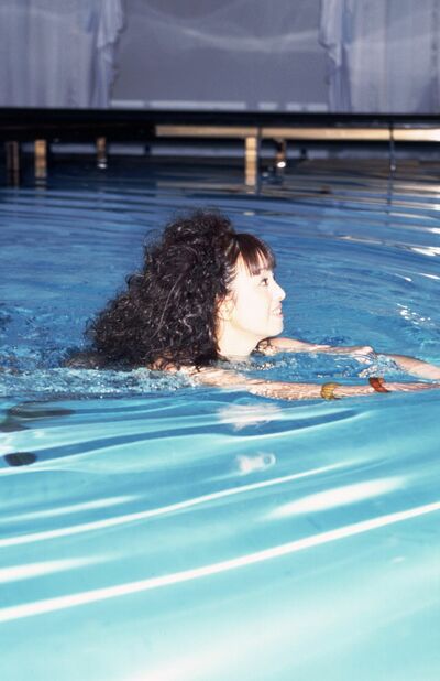 今は主に背泳ぎで泳ぐ。肩甲骨まわりを動かすため肩こり解消になり、五十肩も改善したとか