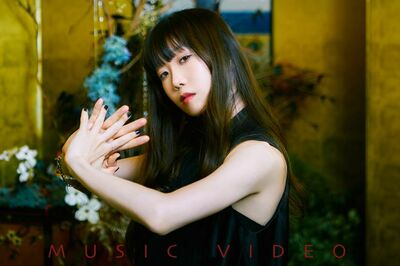 現在『残響散歌』MVが1億回再生超えたAimer（公式Twitterより）