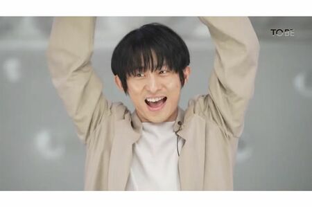 ビジュアルの変化が囁かれた三宅健（YouTube『TOBEOFFICIAL』より）